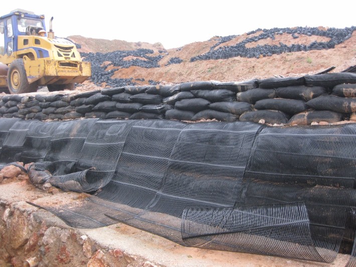 HDPE Uniaxial Geogrid（1）